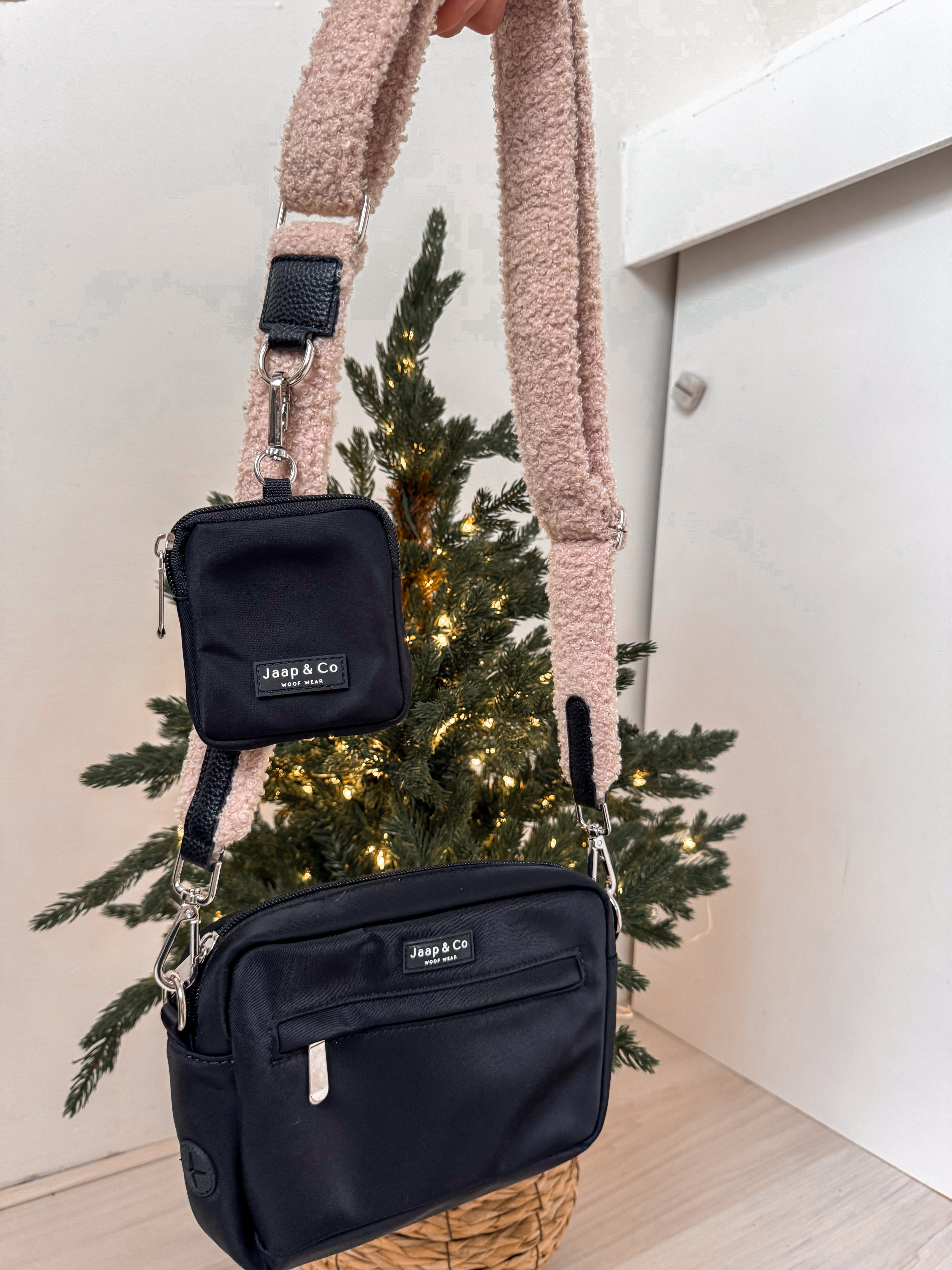 Cosy Reindeer - Dogmom Bag Strap