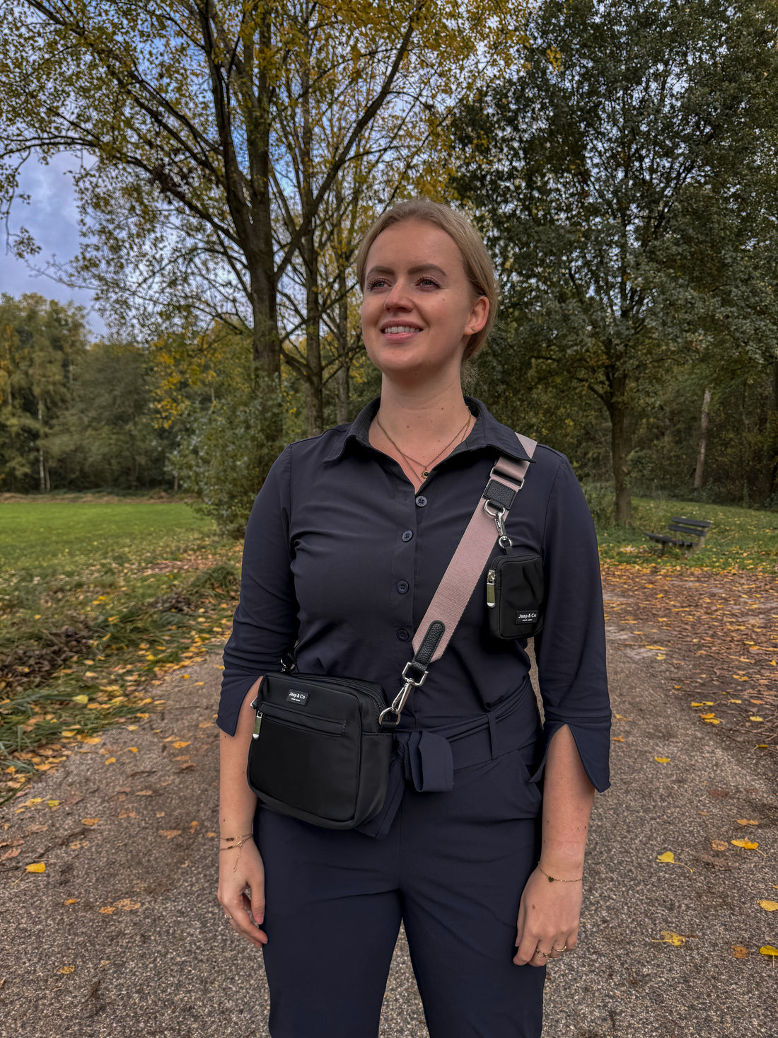 Classic Black Dogmom Bag - Classic Beige Strap