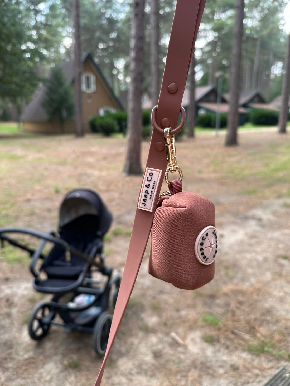 Mocha Mousse Waterproof - Poepzakjeshouder