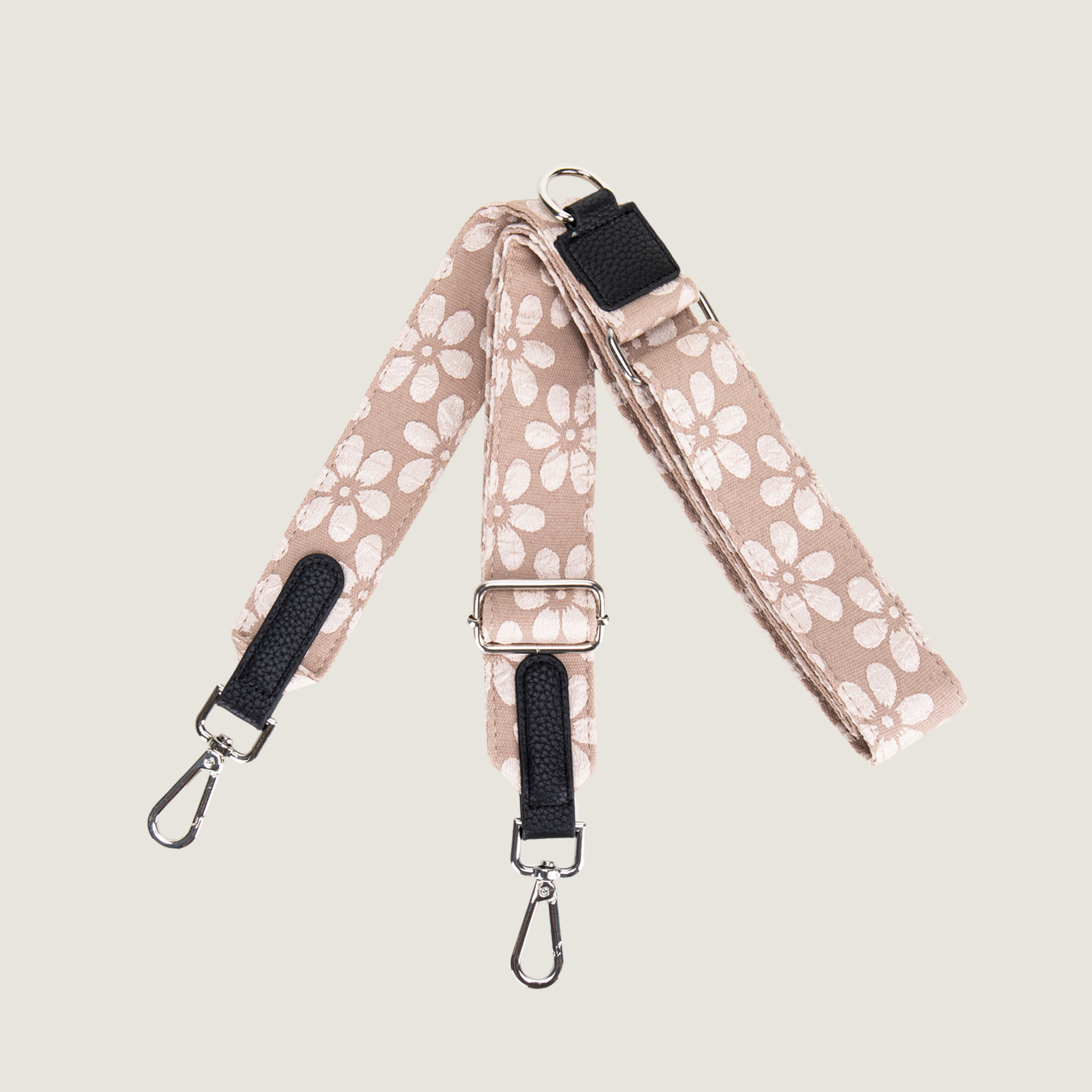 Detailfoto van Blush Elegance strap –verstelbare hondenriem-strap met zebra print en metalen gespen, passend op Dogmom Bag van Jaap & Co