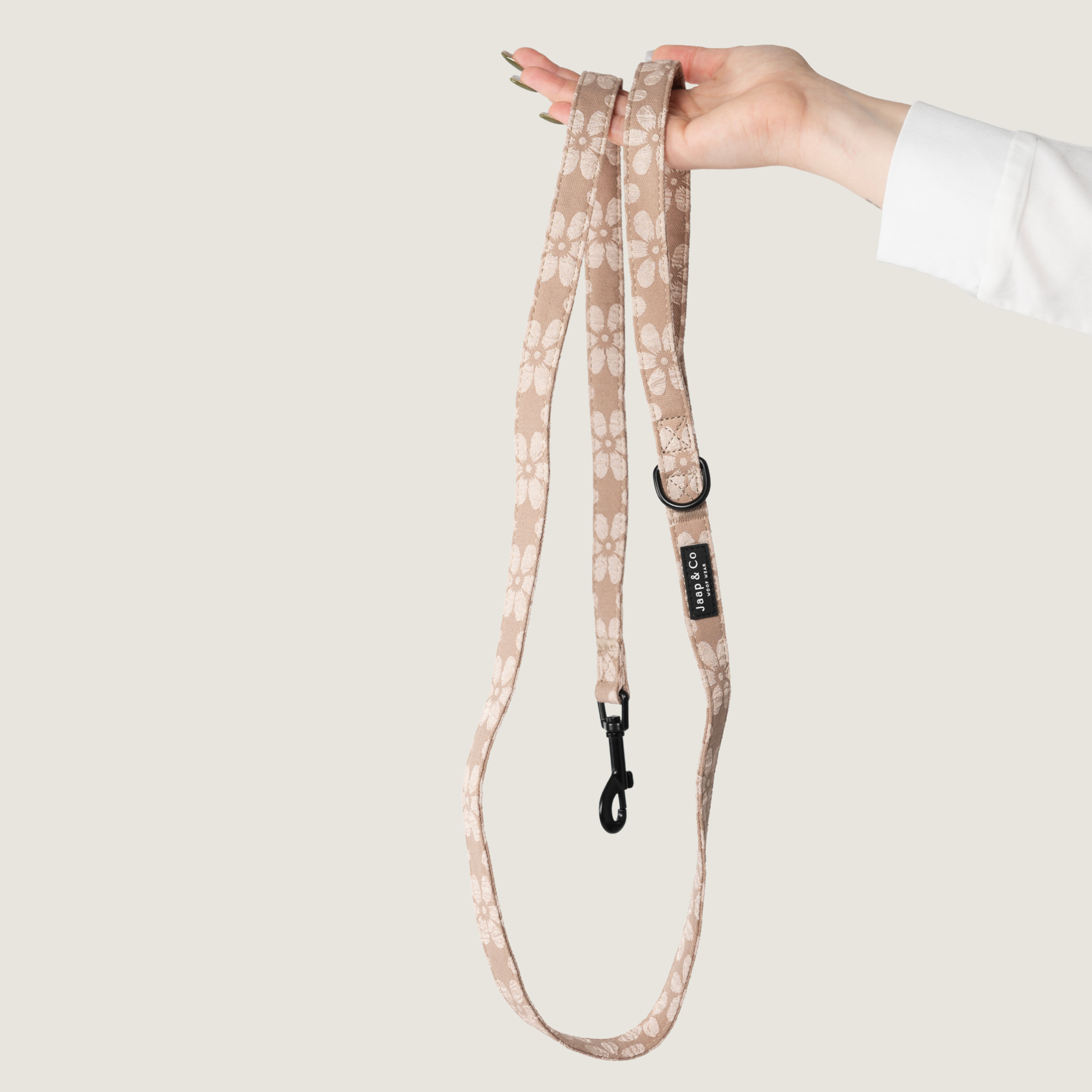 Beige hondenriem met bloemenprint uit de Blush Elegance collectie van Jaap & Co – stijlvol, stevig en comfortabel