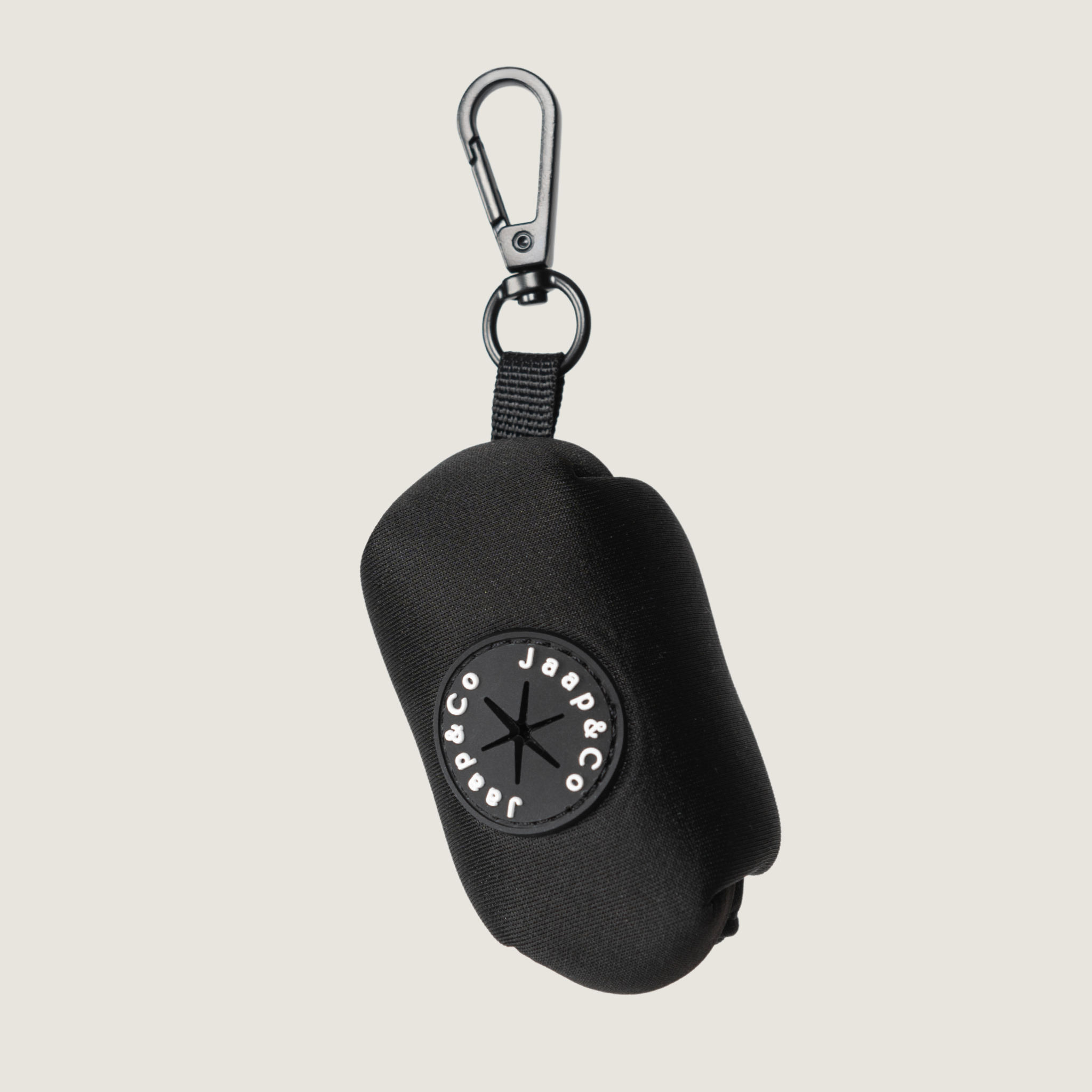 Voorkant van de Black Paw Waterproof Poopbagholder van Jaap & Co