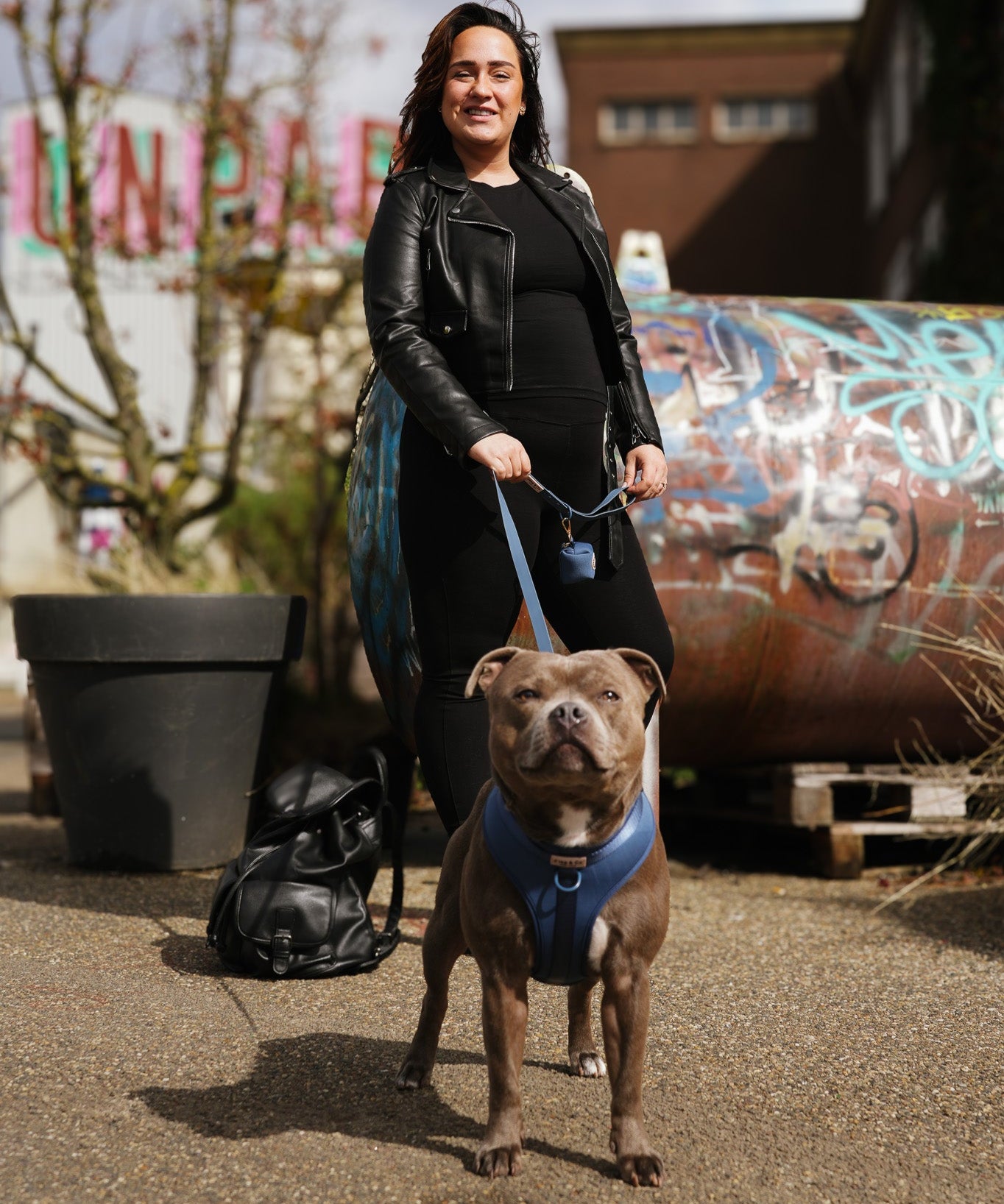 Bold Blue Waterproof set met hondentuigje, riem en poepzakjeshouder. Een prachtig elegante blauwe kleur van Jaap & Co