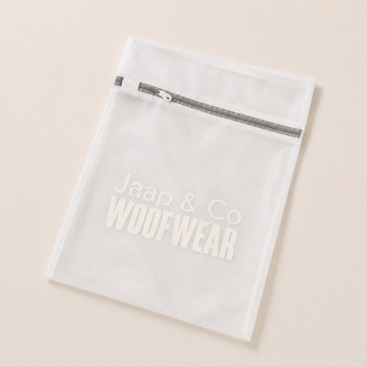 Waarom een waszakje onmisbaar is voor je hondentuigje, riem & halsband