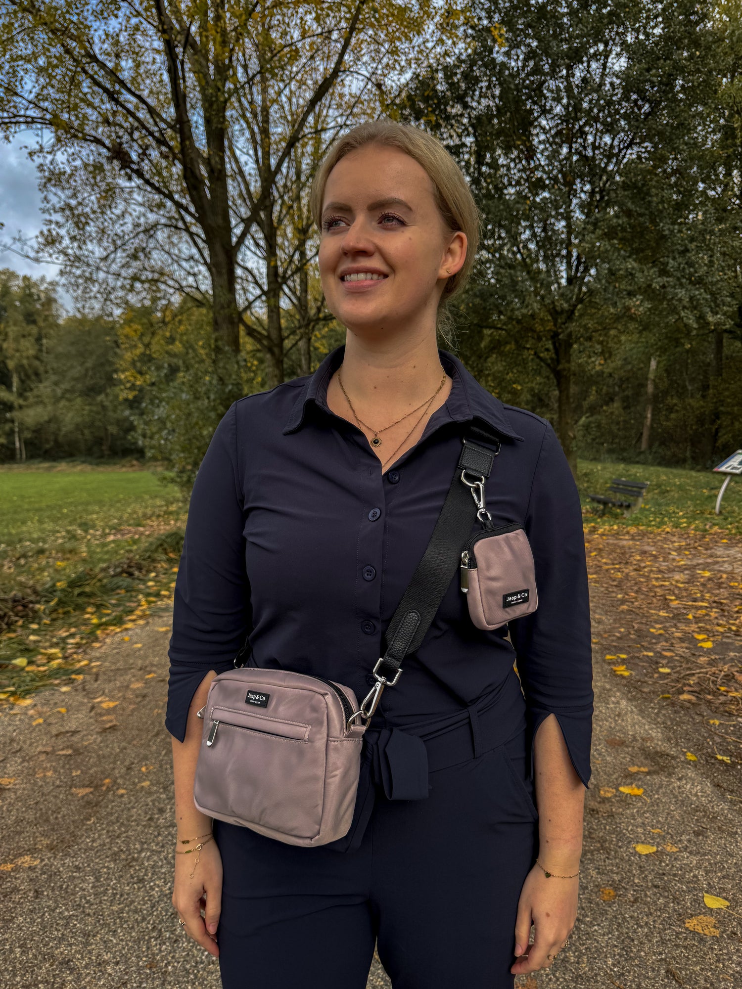 Latte Machiato Dogmom Bag - Classic Black Strap