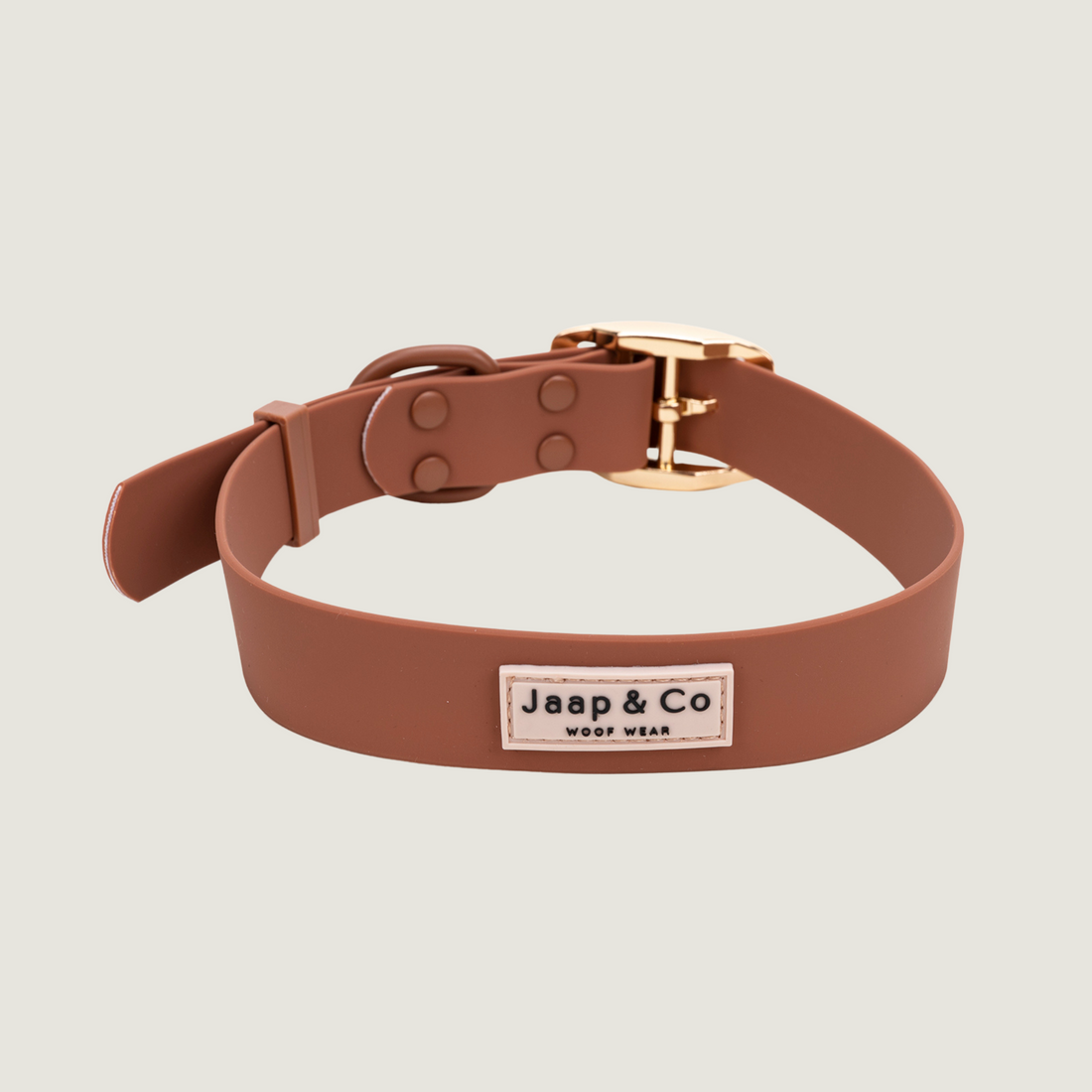 Mocha Mousse Waterproof Jaap & Co hondenhalsband. Prachtige bruine waterproof halsband met gouden gesp.