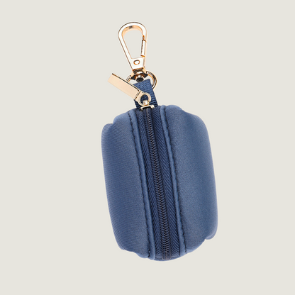 Poepzakjeshouder die matcht met de gehele Bold Blue Waterproof collectie, een mooie diepblauwe kleur.