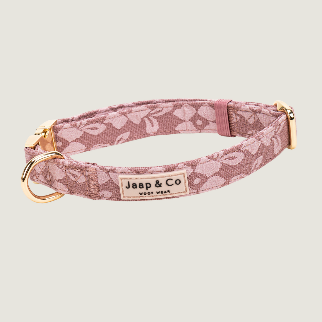 Oud roze hondenhalsband van de Rosé Dusk collectie van Jaap en Co met licht roze bloemenprint