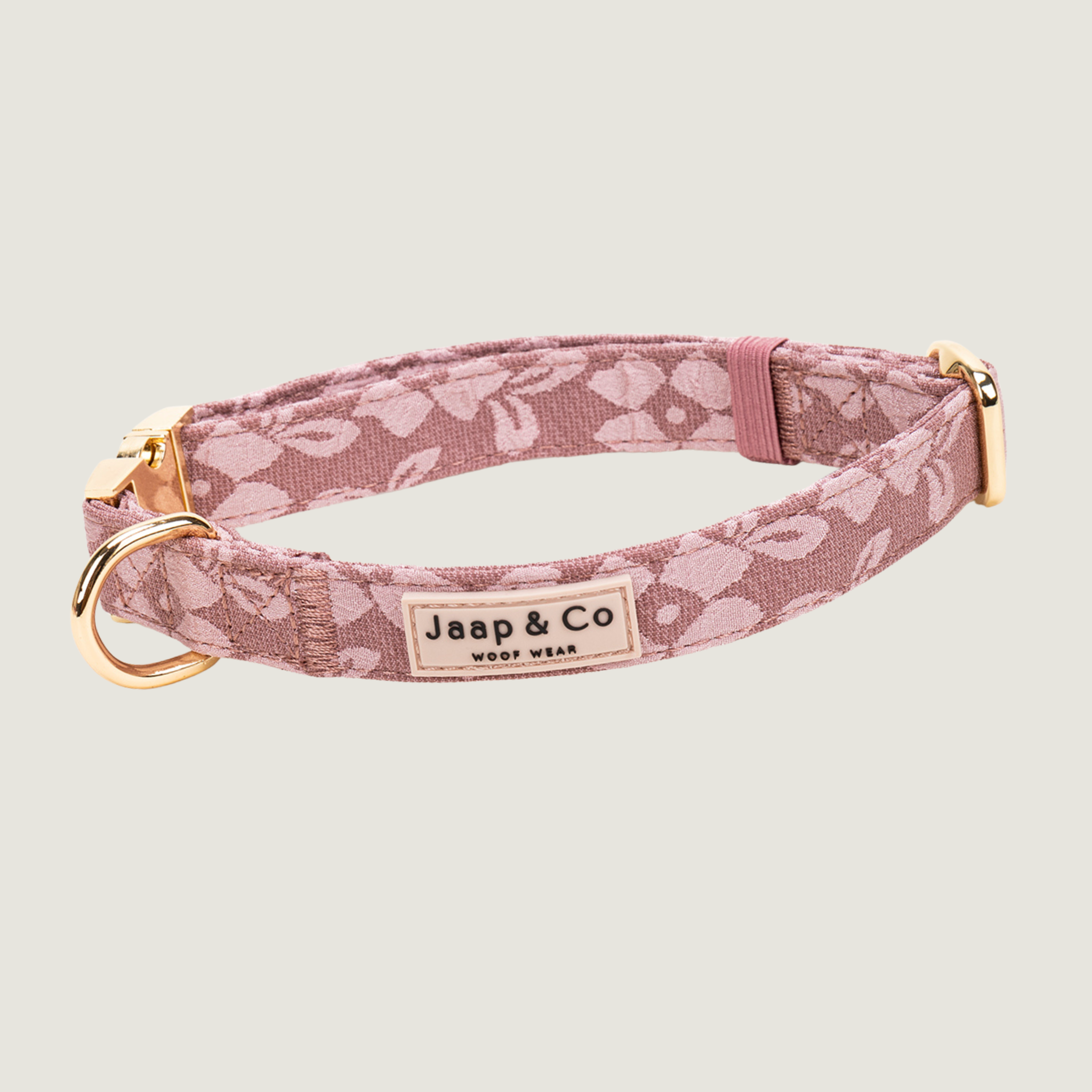 Oud roze hondenhalsband van de Rosé Dusk collectie van Jaap en Co met licht roze bloemenprint