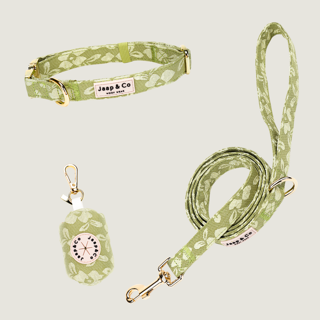 Set halsband met riem en poepzakjeshouder een mooie lichtroene kleur met licht groene bloemenpatroon van Jaap & Co