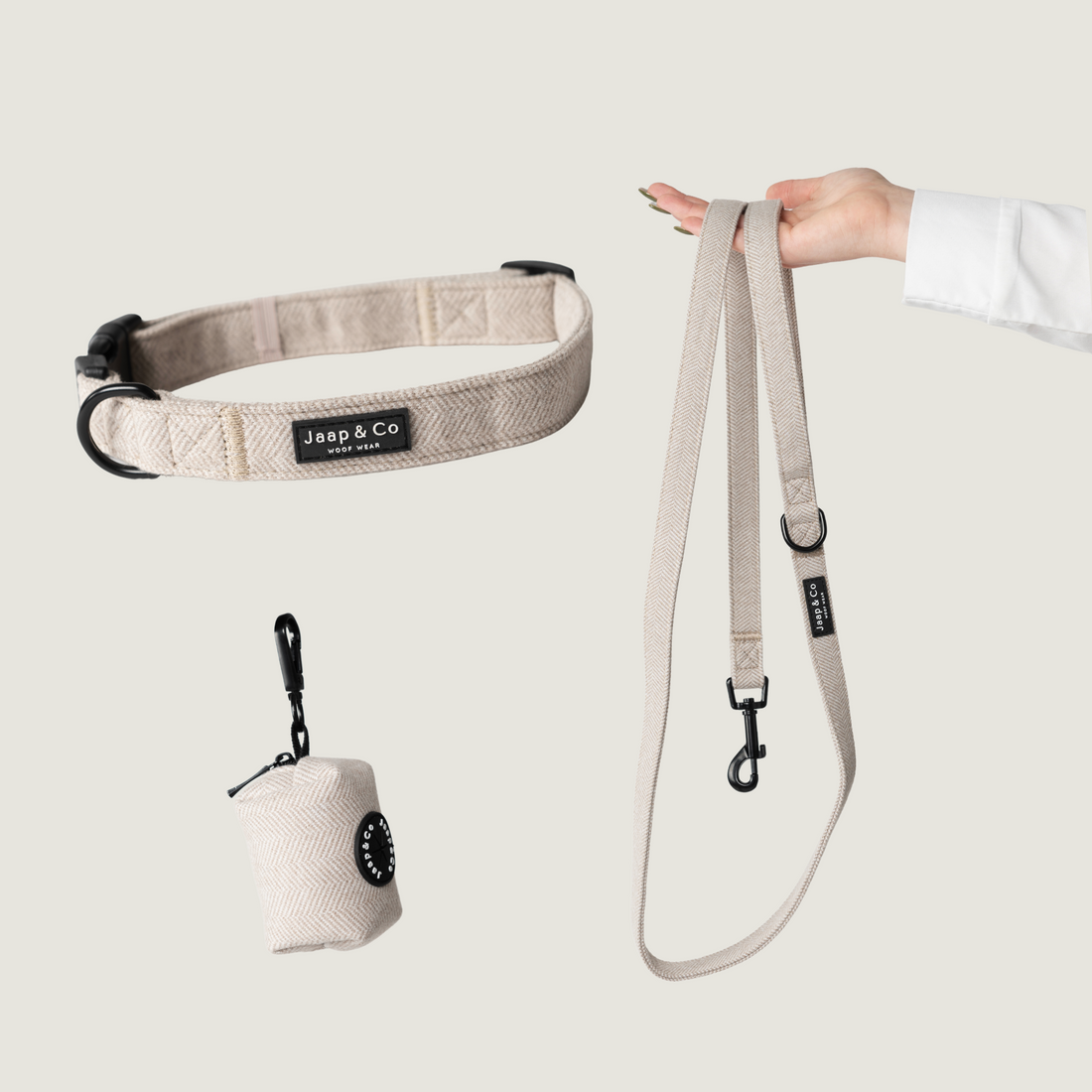 Set hondenhalsand met bijpassende riem en poepzakjeshouder van de Jaap &amp; Co Classic Beige collectie