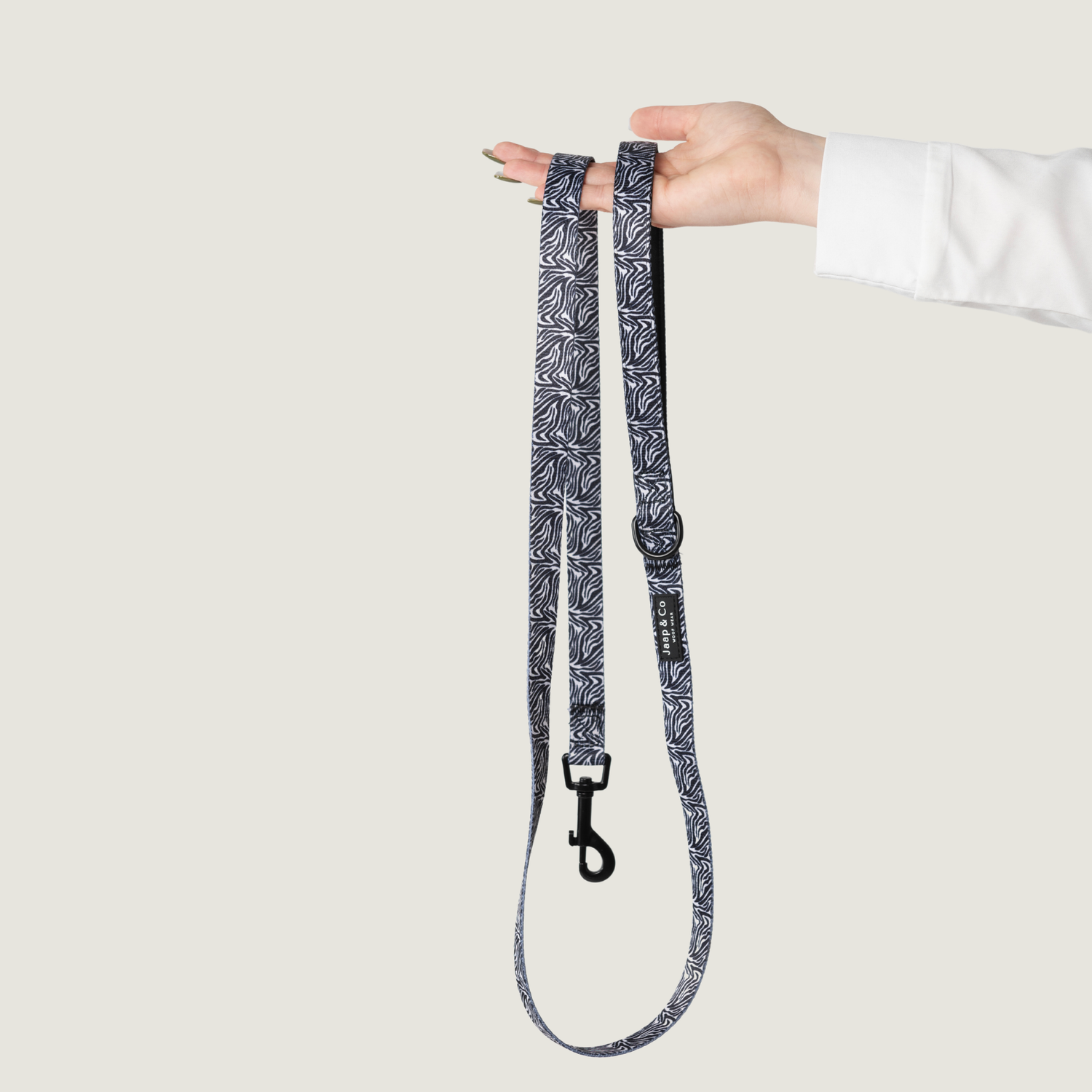 Zwart witte hondenriem van de Jaap &amp; Co Zebra Chic collectie